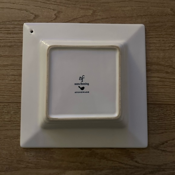 NORA FLEMING RETIRED M8 CANDY/NAPKIN HOLDER PEARL DOT - Picture 2 of 2